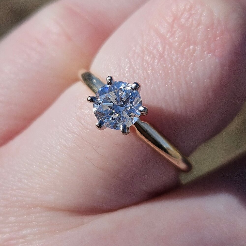 14K Yellow Gold .85CT Round Diamond Solitaire Engagement Ring Size 7.75